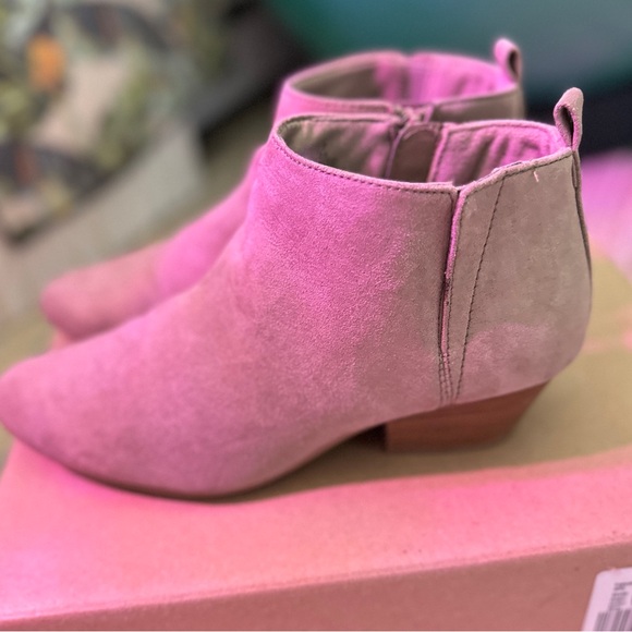 Old Navy ankle boots - sz 7 - Picture 4 of 8